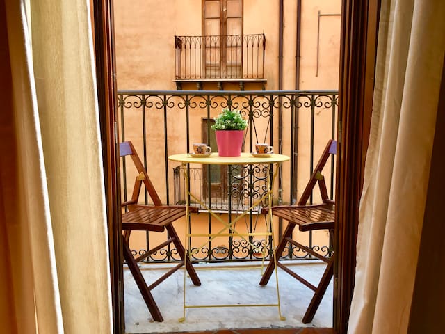 ☆Historic Center☆Balcony/HEAT/Atenea/All Transport