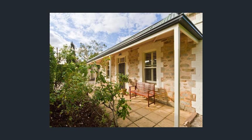 Adelaide Heritage House with Charm
