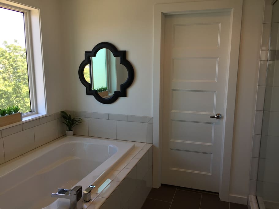Master Tub
