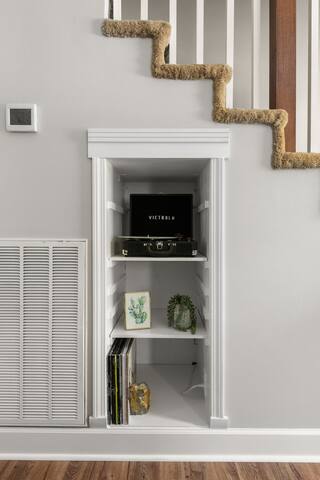 HOPE GARDENS HIDEAWAY! 1 MILE FROM DOWNTOWN gallery image 5