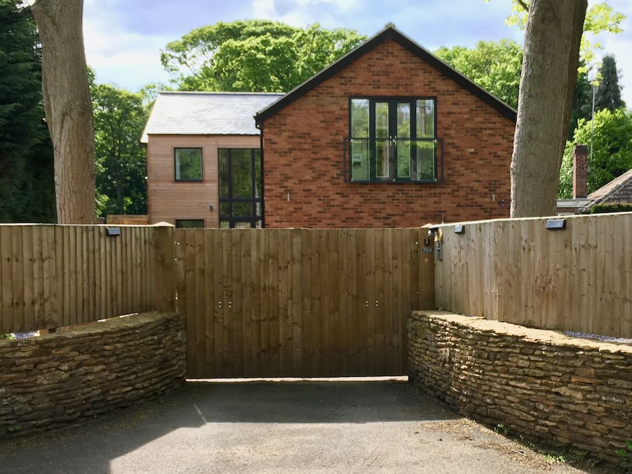 Entrance to property from Ecton Lane