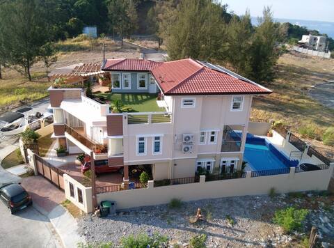 Home Away -Great view and Big Pool