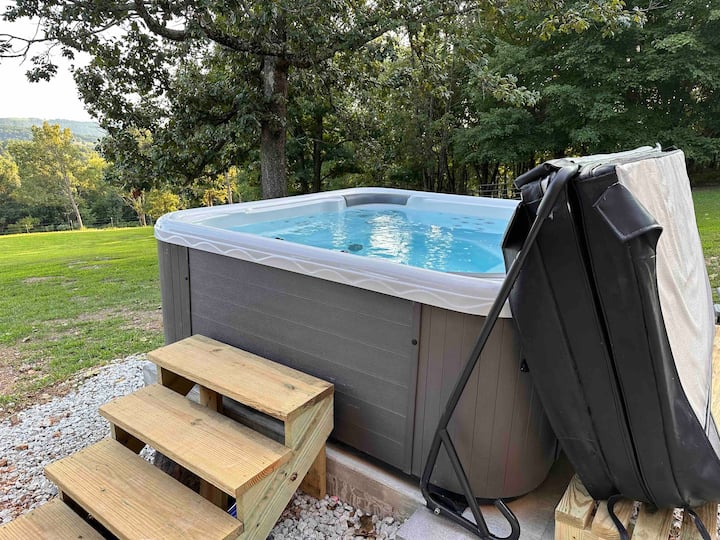Buffalo River Rocky Ridge Cabin- Pool and HOT TUB
