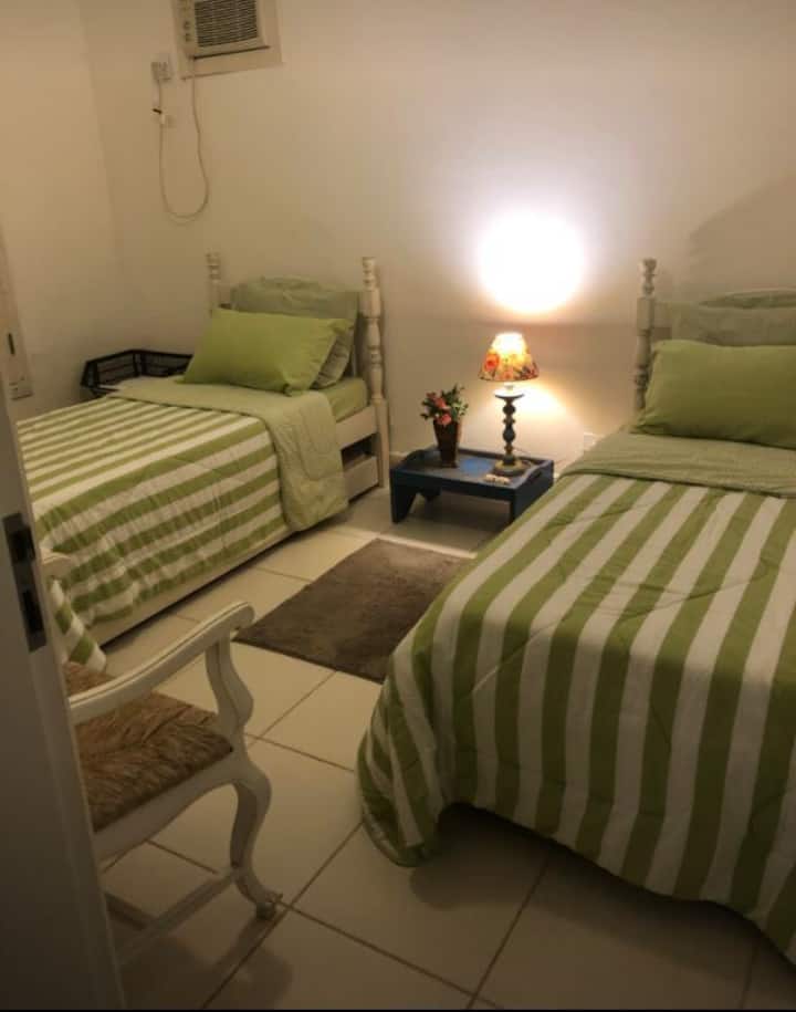 Spálňa na prízemí/vlastná kúpeľňa/ 2 manželské postele