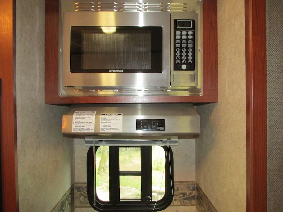 Full kitchen