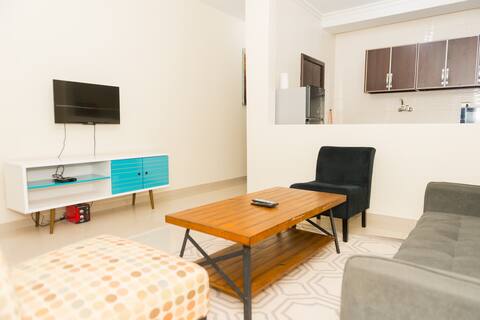 Комфортабельная квартира в очень доступном районе Гомбе.