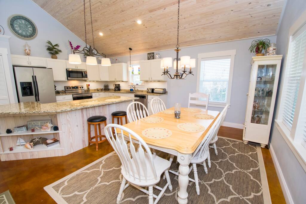 Dining Room/Kitchen