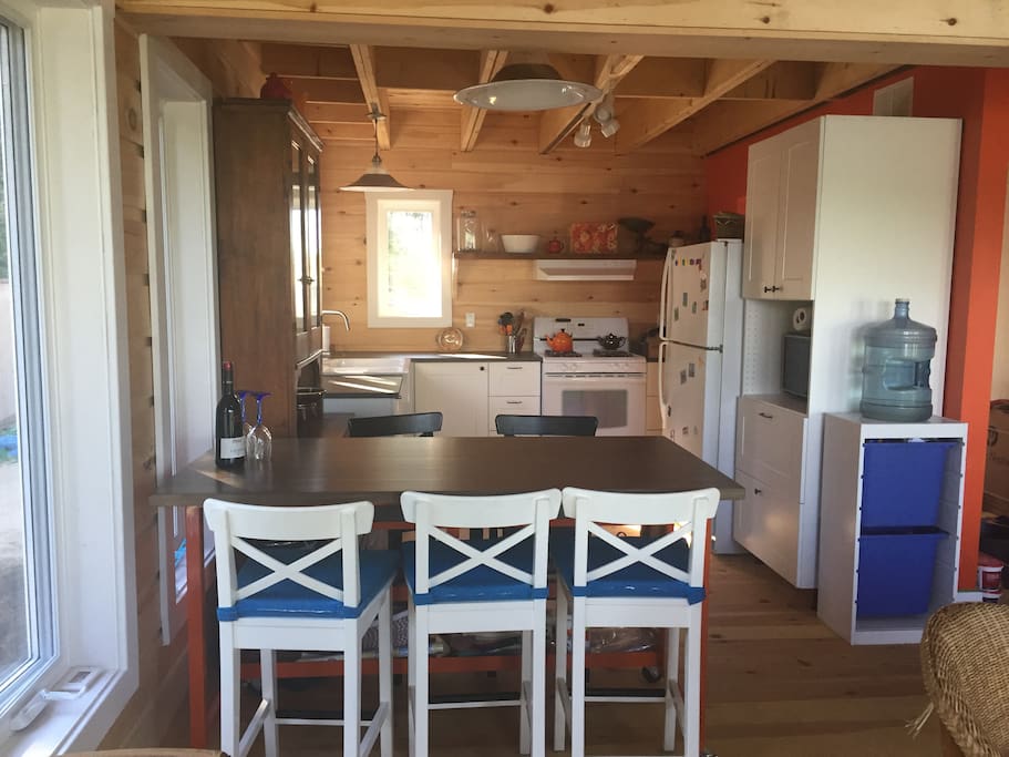 Spacious kitchen and dining area