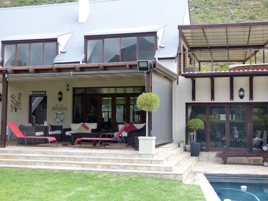 Front patio and Garden Area