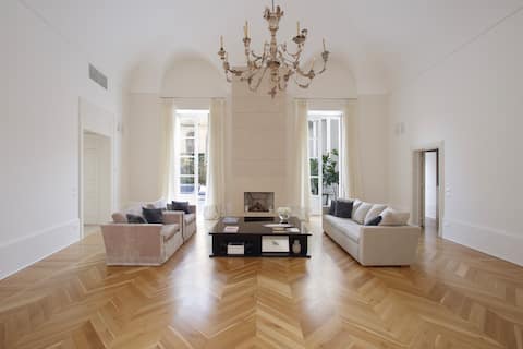 Top Airbnb: La Kalsa Charming Maison in Palermo