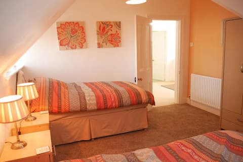 Top Airbnb: Lovely Crosby Home Very Close to the Beach in Crosby