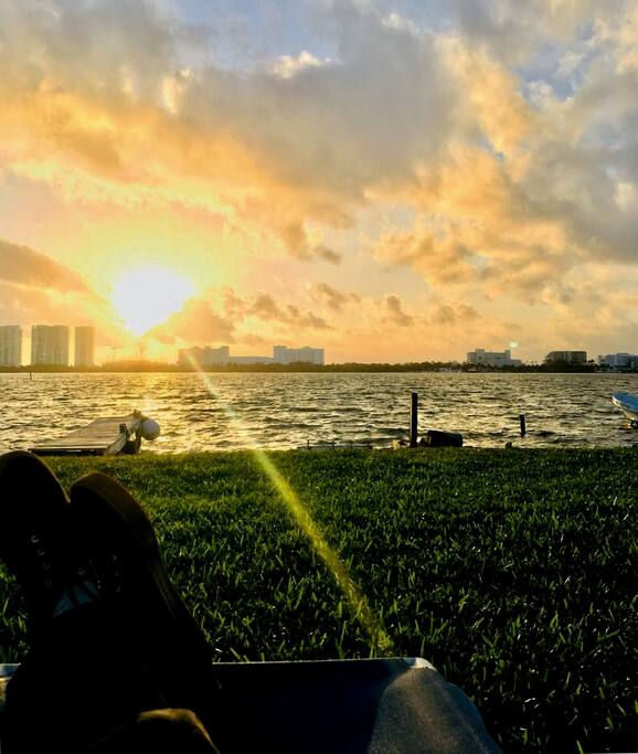 Early morning you can see the most amazing sunrise of Cancún