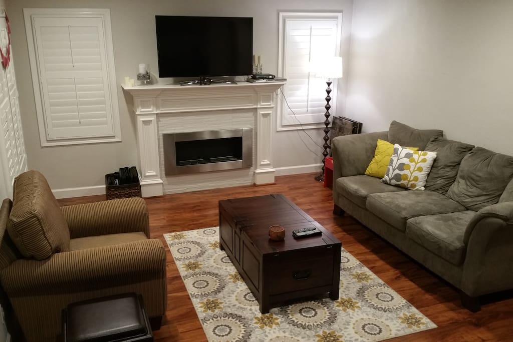 Living room with 50" smart TV.