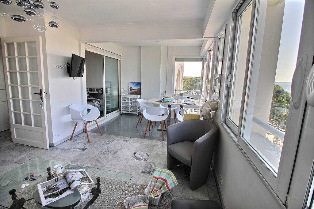 séjour avec loggia vue Bassin