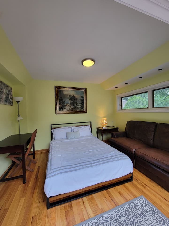 Private Room with private entrance all for you!!! Houses for Rent in