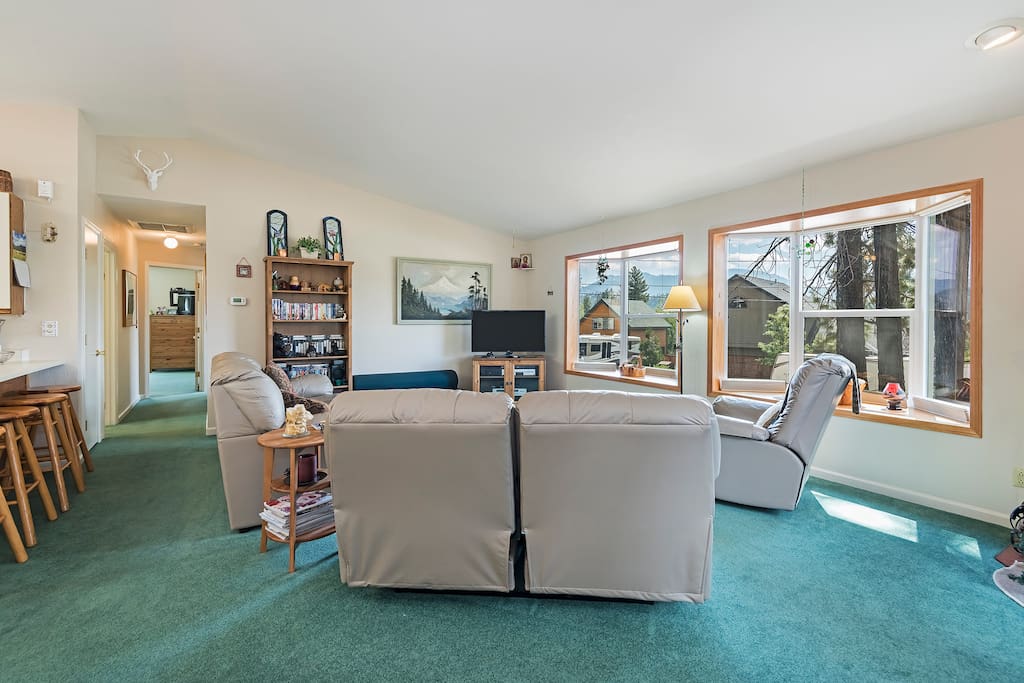 Living room with flatscreen TV