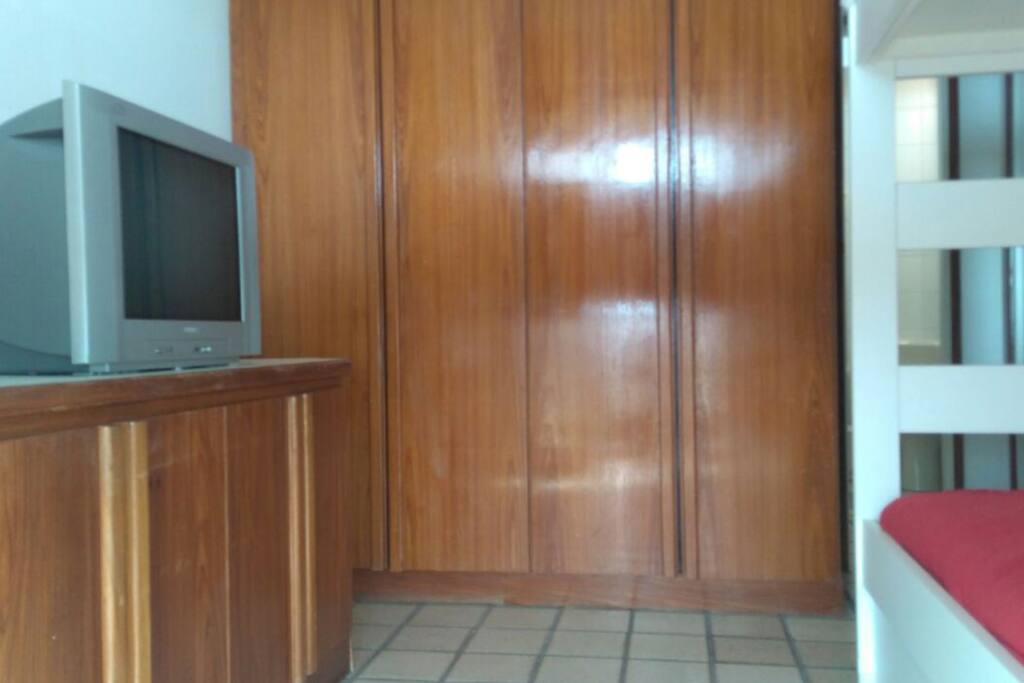 Quarto com 03 camas (beliche).