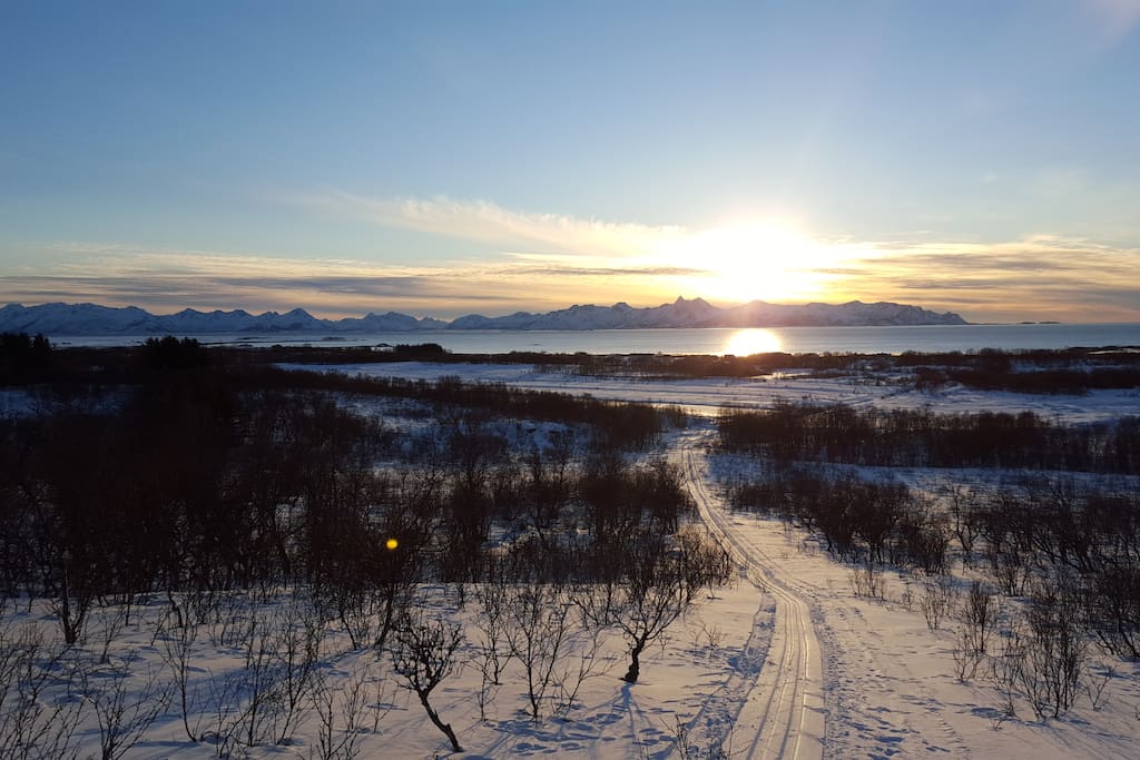 From the valley above Bø. Easy terrain for skiing or walking.
