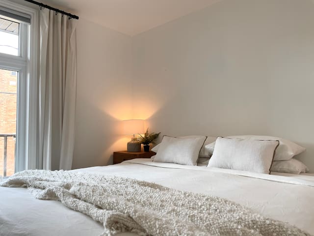 3 Bedrooms | Close to Old-Qc | 1 outdoor Parking.