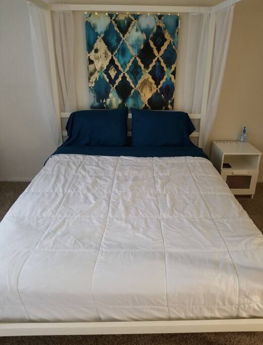 Queen Size Bed for single or double occupancy