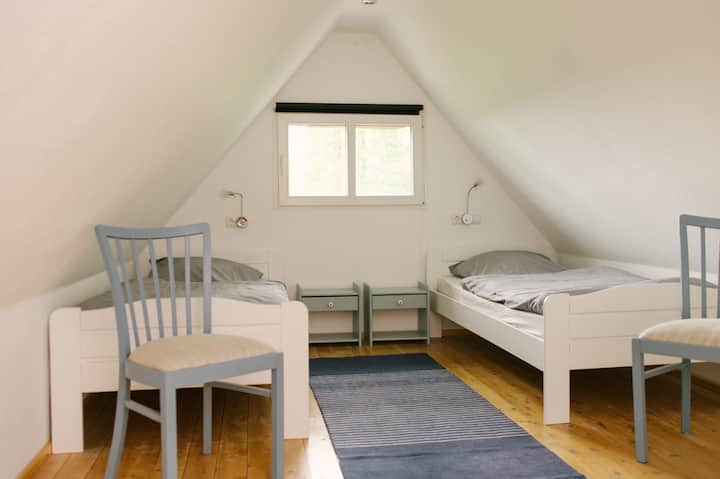 Საძინებლის ზემოთ