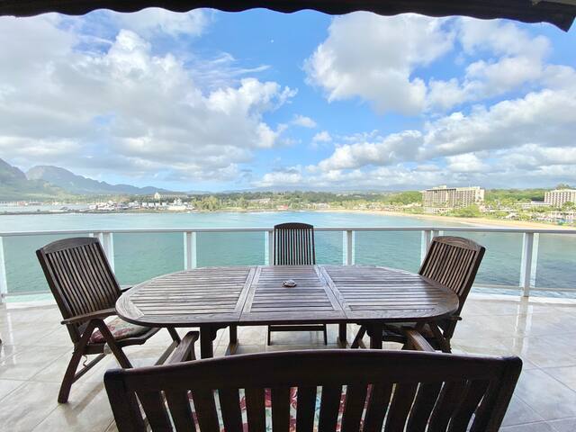 Honu Oceanfront Beach Home: sleeps 9! gallery image 3