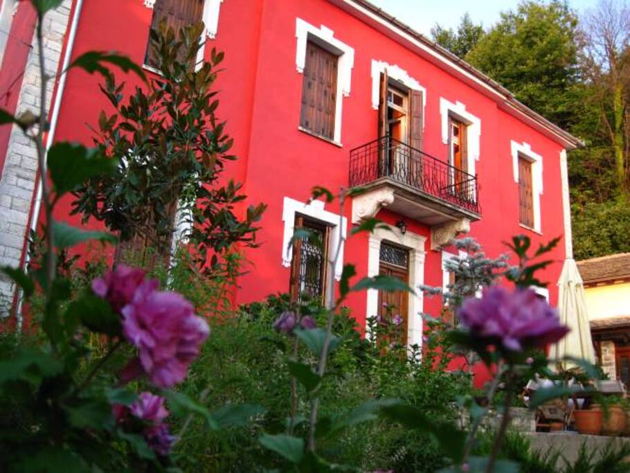 www.red-villa.com