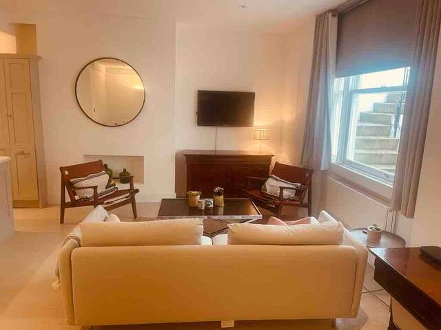 Beautiful flat in central Notting Hill gallery image 4