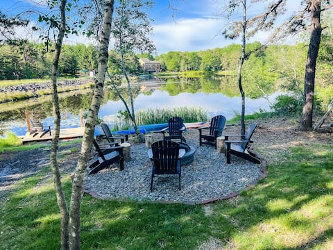 Poconos Lakefront Home - Fully updated/NEW Hot Tub