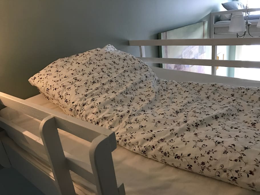 Upper bed double bed
