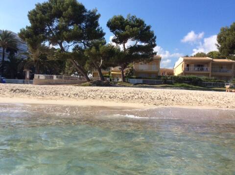 3 bed. apt. in Puerto de Alcudia beach with garden