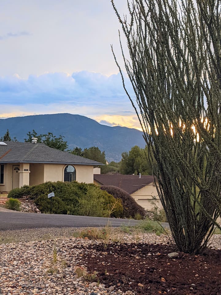 Mountain Views Near Sedona with Fenced Backyard Houses for Rent in