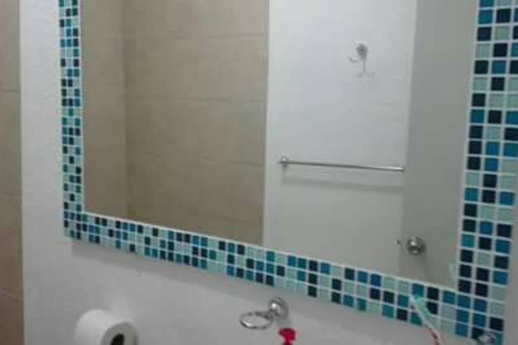 baño completo del segundo piso
