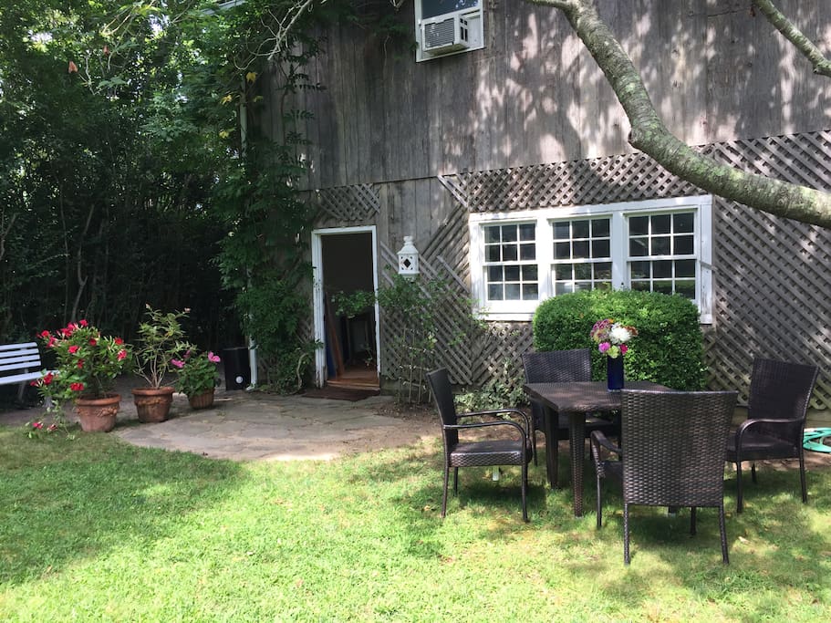 Enjoy your breakfast al fresco