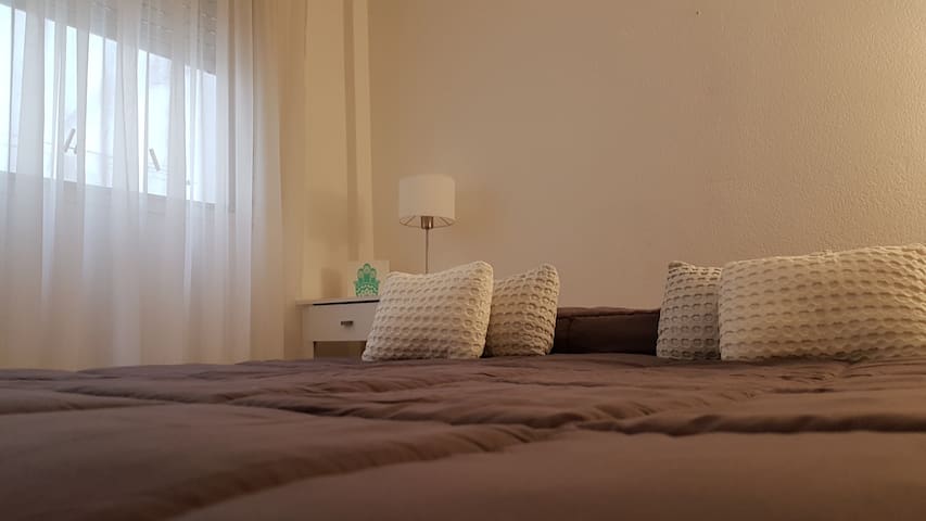 Zona Guemes!!! Departamento 2 ambientes c/cochera.