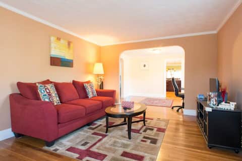 Renovated house with 3br and 2 full bathrooms