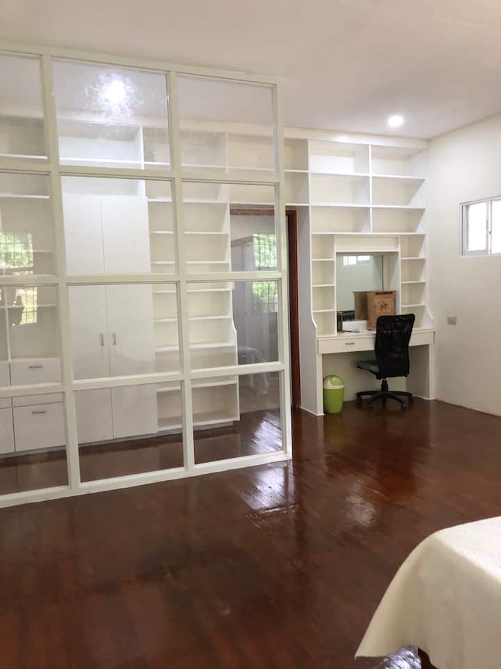 Მასტერსის საძინებლის კაბინეტის სივრცეები