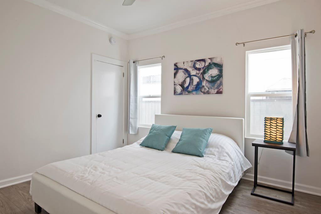 Bedroom 2- Queen Size Bed
