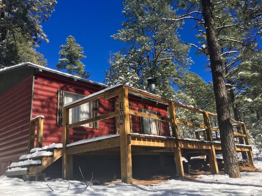 Cozy and Rustic cabin with a great deck to take in the views and fresh air.