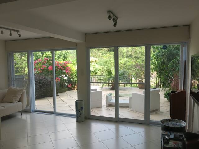 Lantau House, garden, 7′ to beach gallery image 3