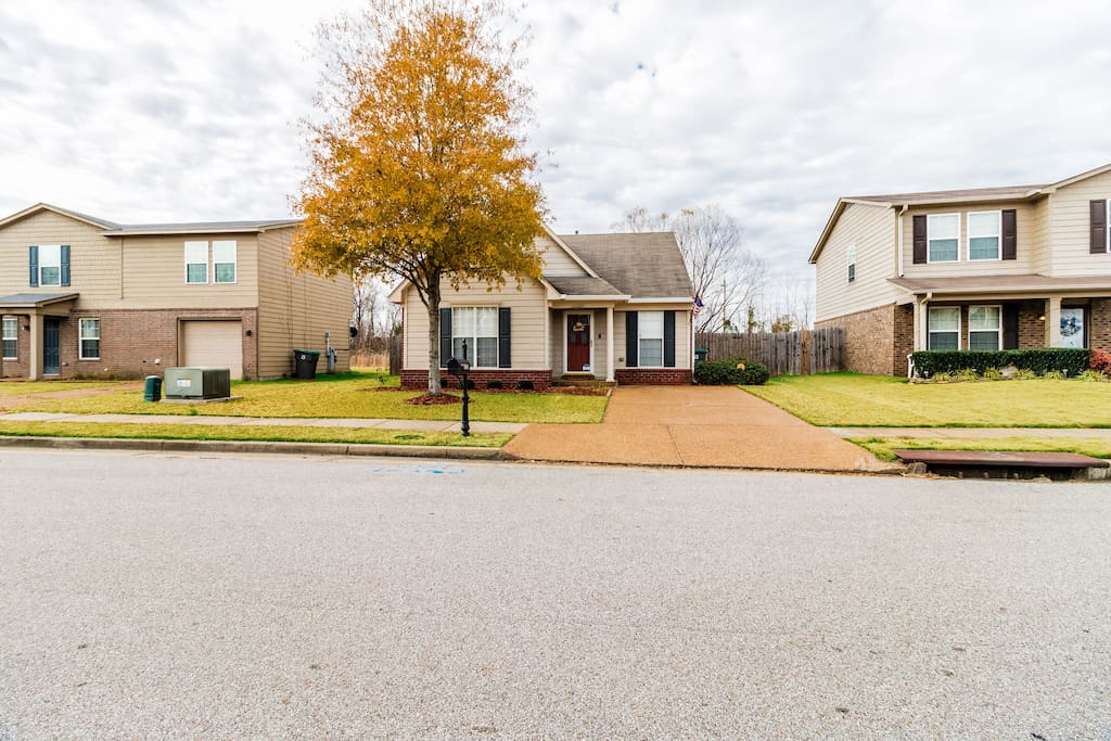 Quiet neighborhood with street parking