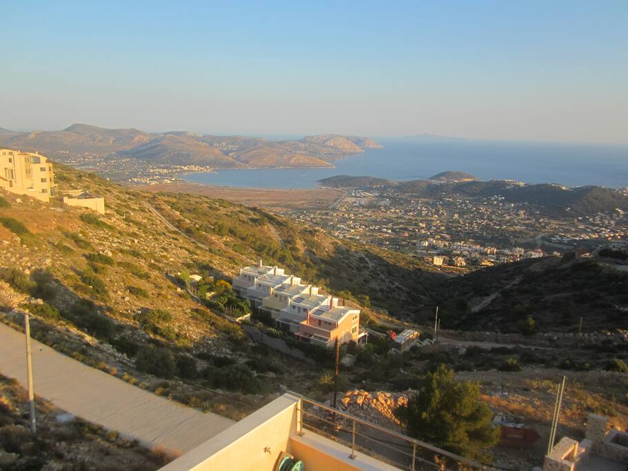Θεα της Αναβυσσου απο την βεραντα.