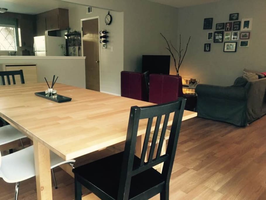 Table for 6 for your home party dinner.
