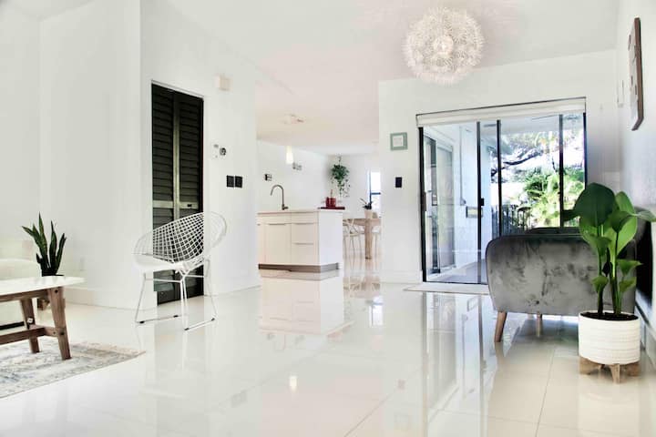 Beautiful Home 2/1 W/ Pool  Ft Lauderdale-miami - Davie, FL