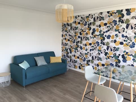 Annonce Airbnb populaire: Charming modern studio with quiet sea view. à Biarritz