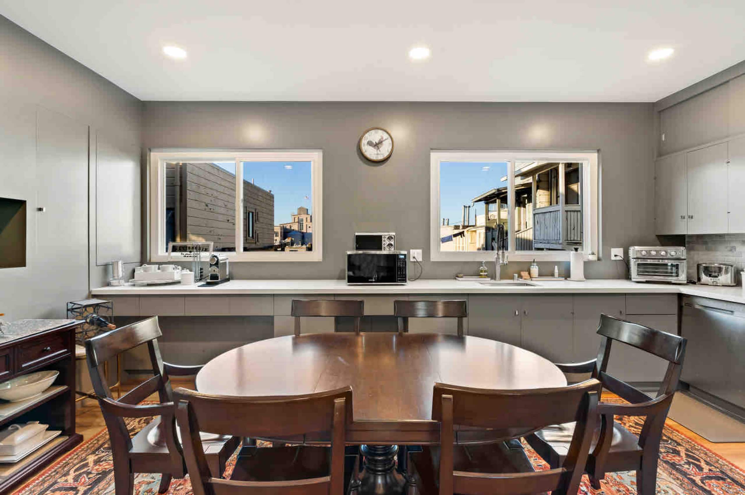 Condo in San Francisco · ★5.0 · 2 bedrooms · 2 beds · 1 bath - Image 5
