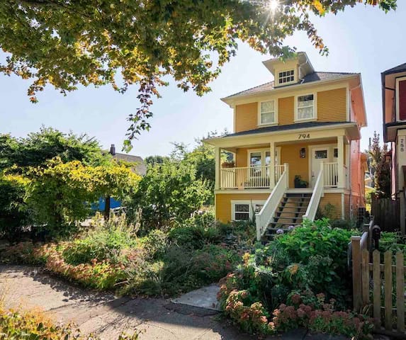 2BR Garden Suite with Sauna/Cold Plunge