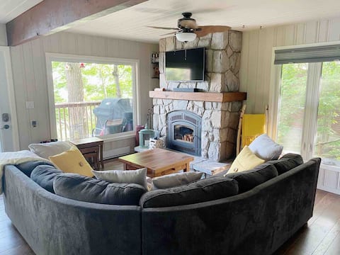 Top Airbnb: Cider Haus | Lakefront Sauna & Fenced Yard in Muskoka Lakes