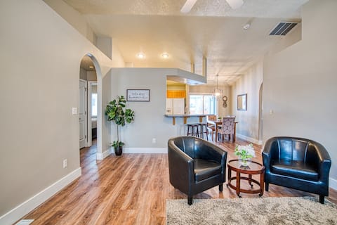 Cozy and Stylish Home Close to Airport
