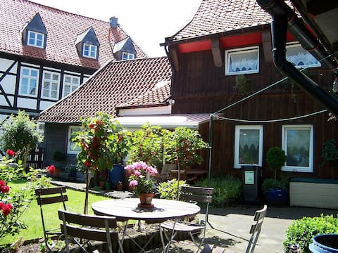 Old day laborer's house with garden for up to 10 people